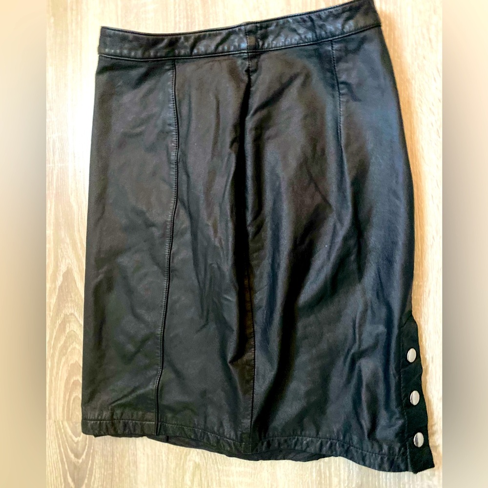 Vintage 90’s Women’s Global Identity Black Genuine Leather Skirt